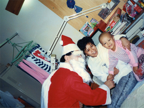 病院でクリスマスを過ごす、幼いころのより子さん