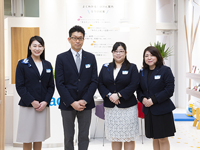 店内・スタッフの紹介02