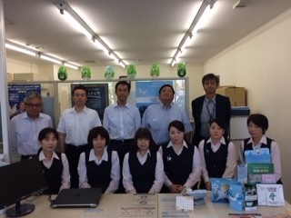 店内・スタッフの紹介02