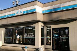 店内・スタッフの紹介01