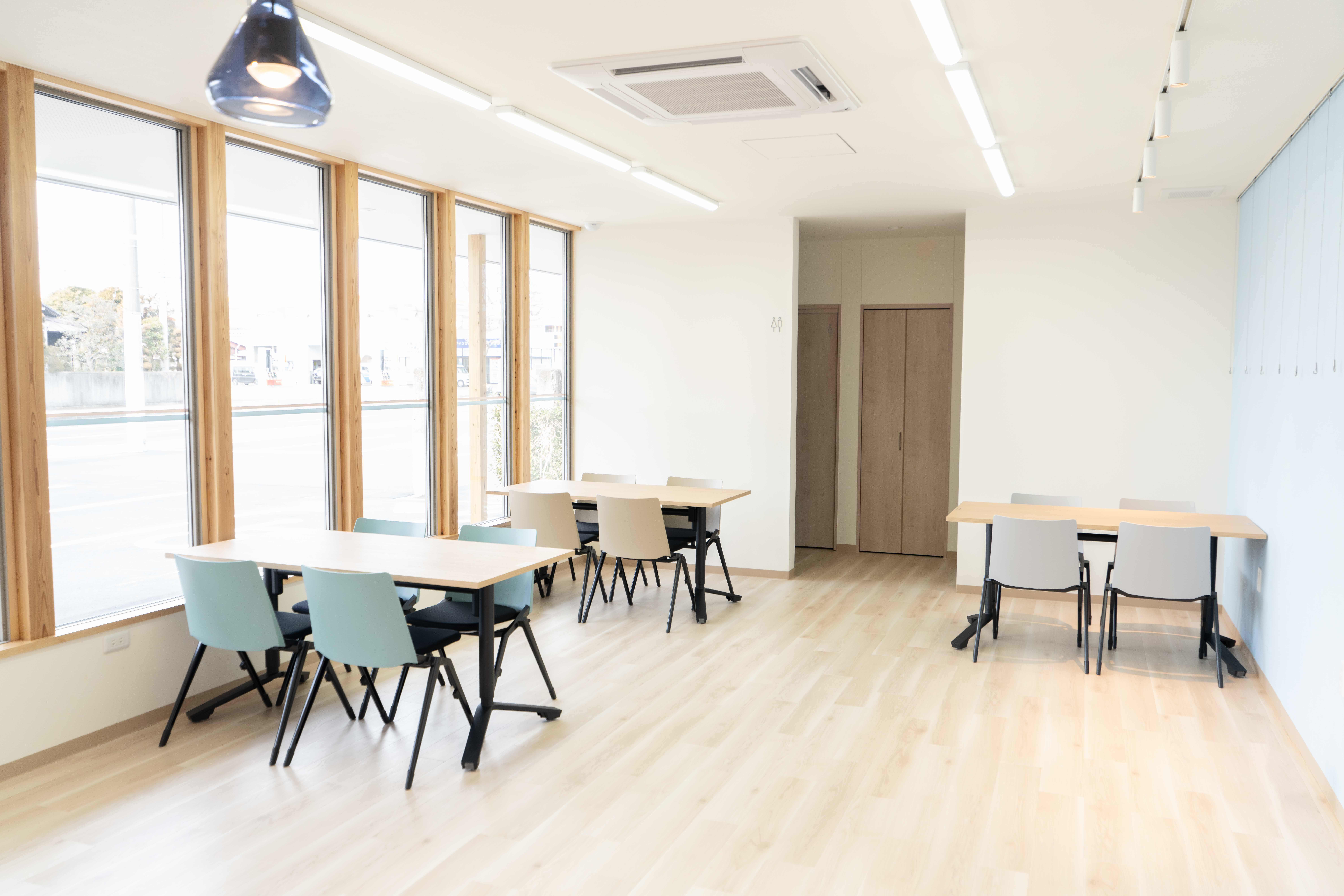 店内・スタッフの紹介02