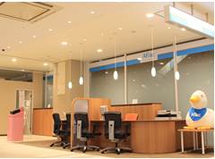 店内・スタッフの紹介01