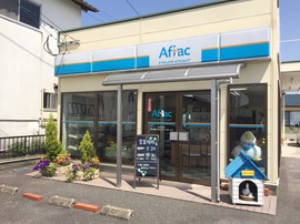 店内・スタッフの紹介01