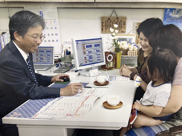 店内・スタッフの紹介02